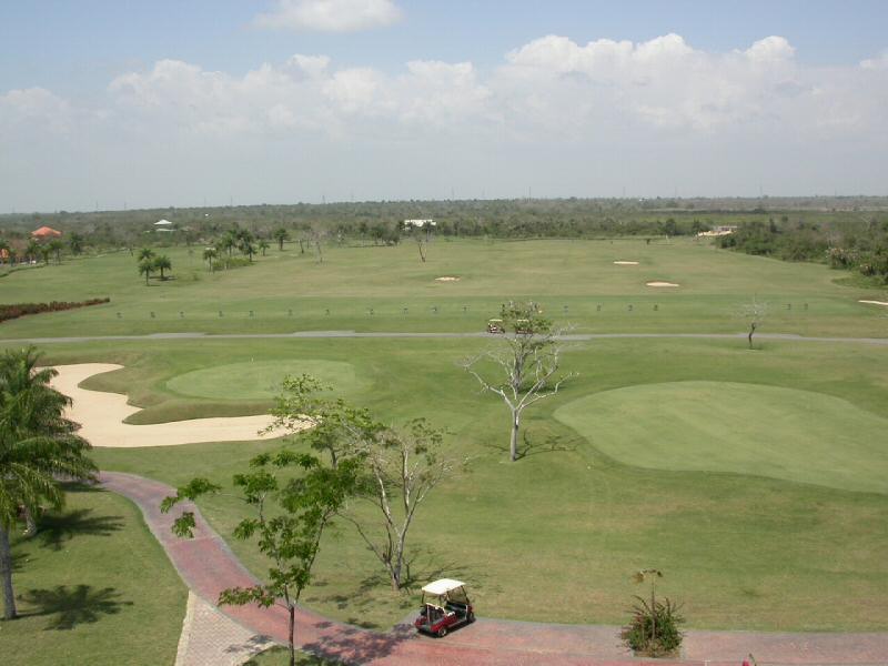 Terrain de partique vue du Club House
