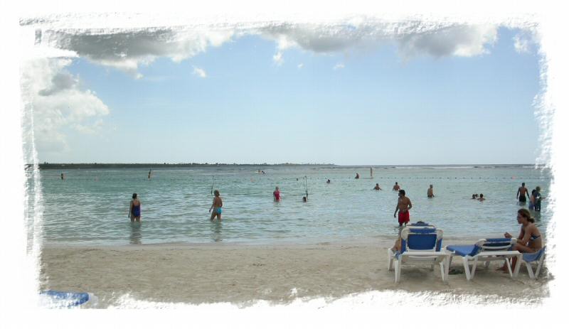 Volley dans la mer! et vague au loin!