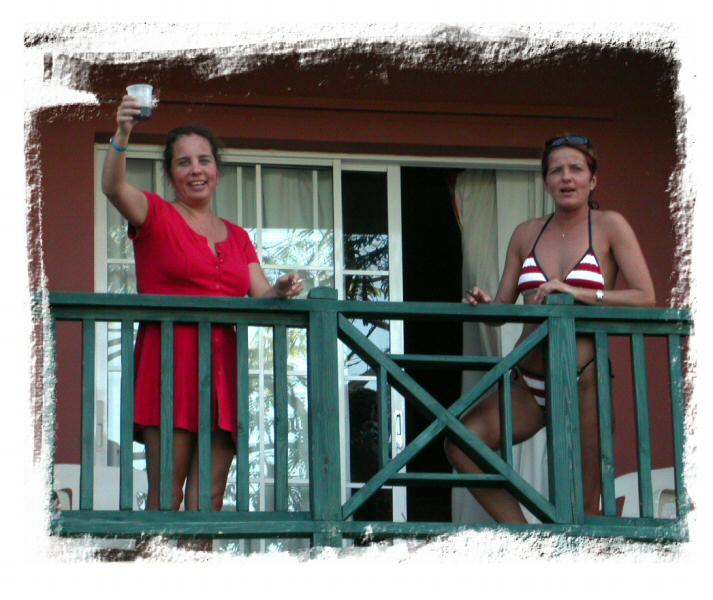 Diane et Sylvie sur leur balcon